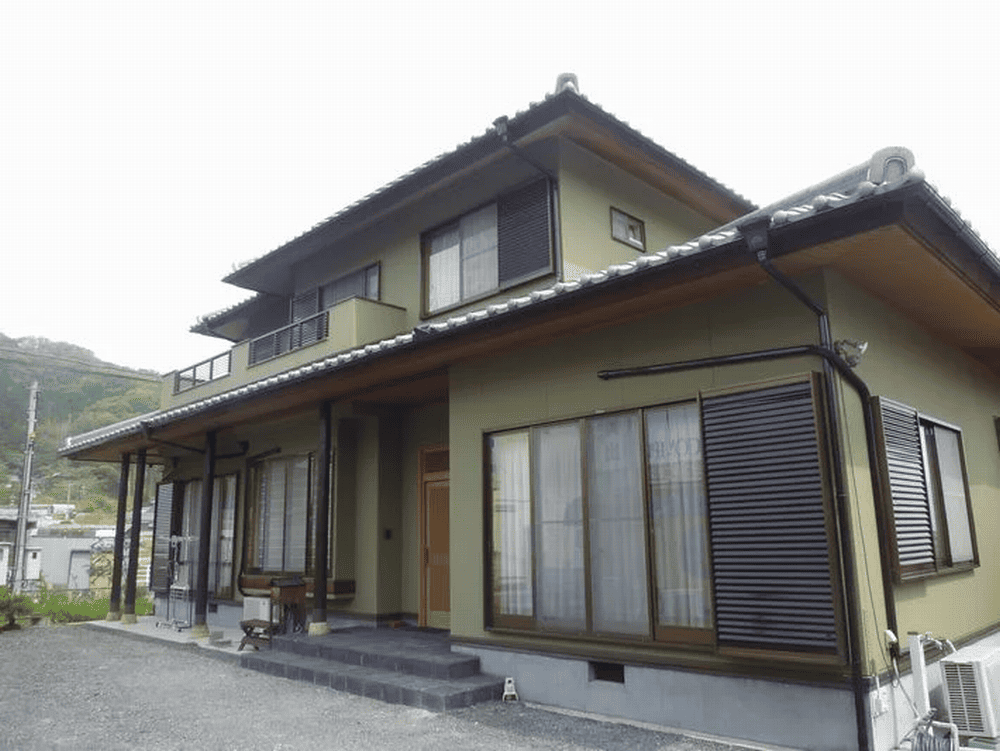 伊賀市の外壁塗装をリペイント匠が施工した写真