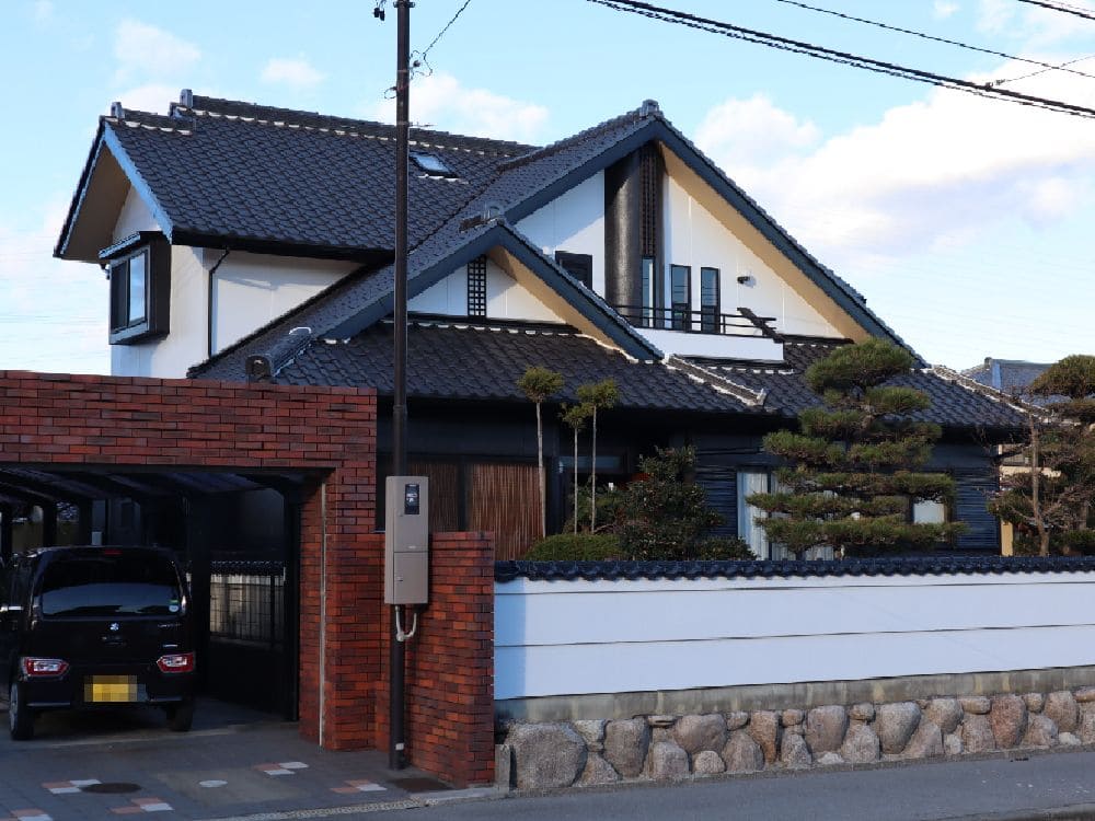 鈴鹿市の外壁塗装をリペイント匠が施工した写真