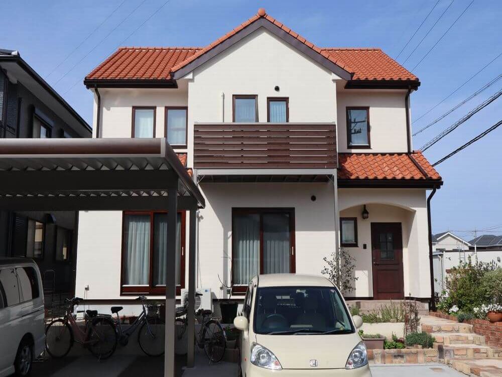 鈴鹿市｜白色の爽やかな外壁へ｜新築のような外観になり、新鮮な気持ちです