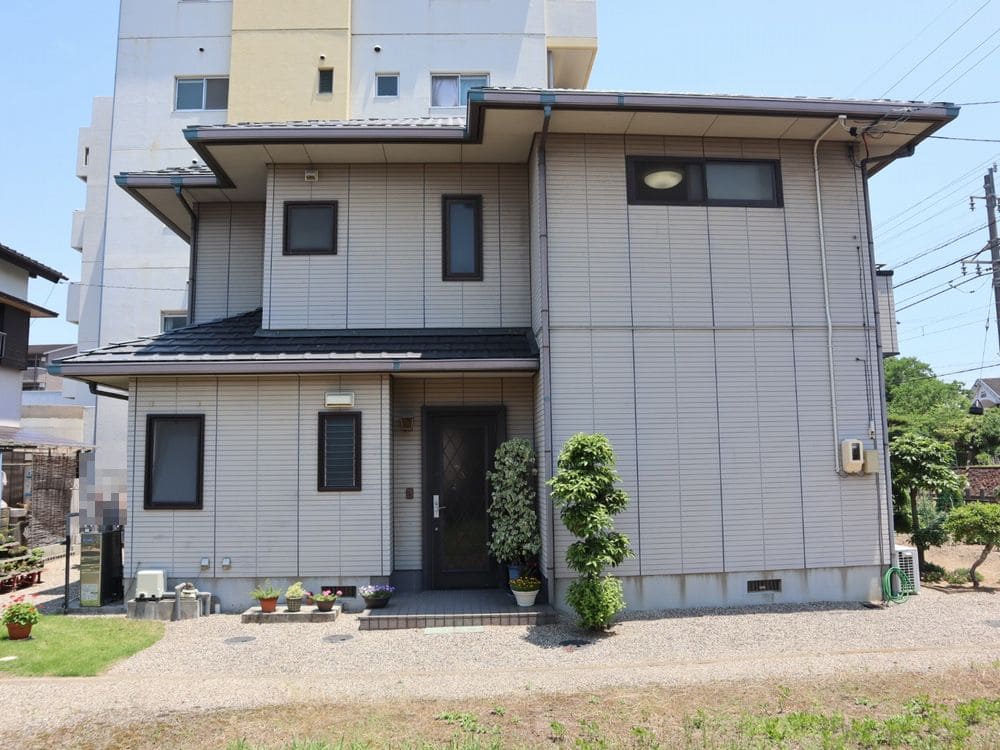 鈴鹿市の外壁塗装をリペイント匠が施工した写真
