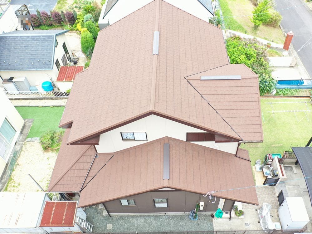 施工後_屋根_西 鈴鹿市の外壁塗装、屋根カバー工事をリペイント匠が施工した写真