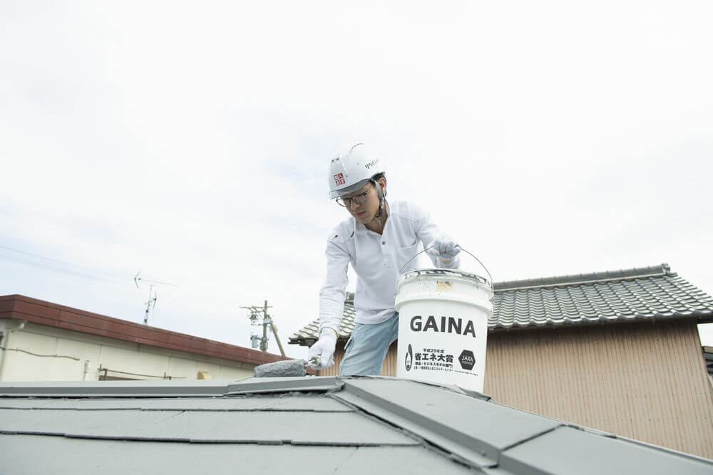 屋根塗装をすれば雨漏りを防げる?