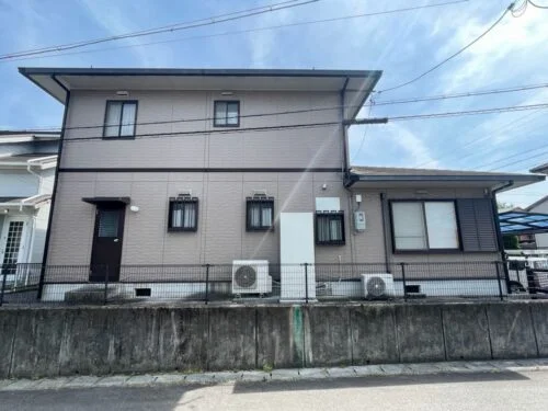 M様亀山施工前_外壁全体-500x375 亀山市の外壁塗装、屋根塗装をリペイント匠が施工した写真