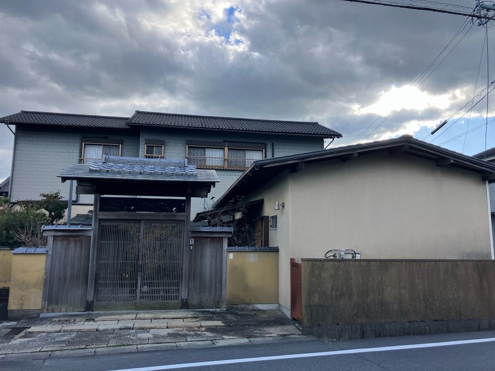 四日市市桜町N様_施工前_外壁全体 (2) 四日市市 外壁塗装 リペイント匠
