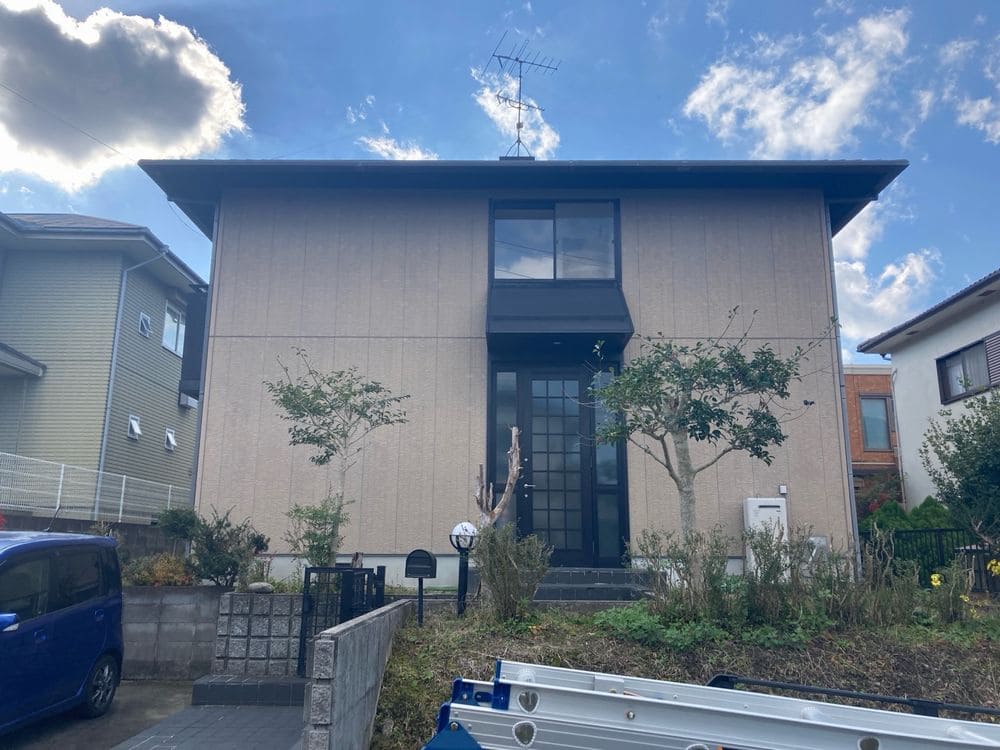 名張市つつじが丘T様_施工前_外壁全体 (2) 名張市 外壁塗装 リペイント匠