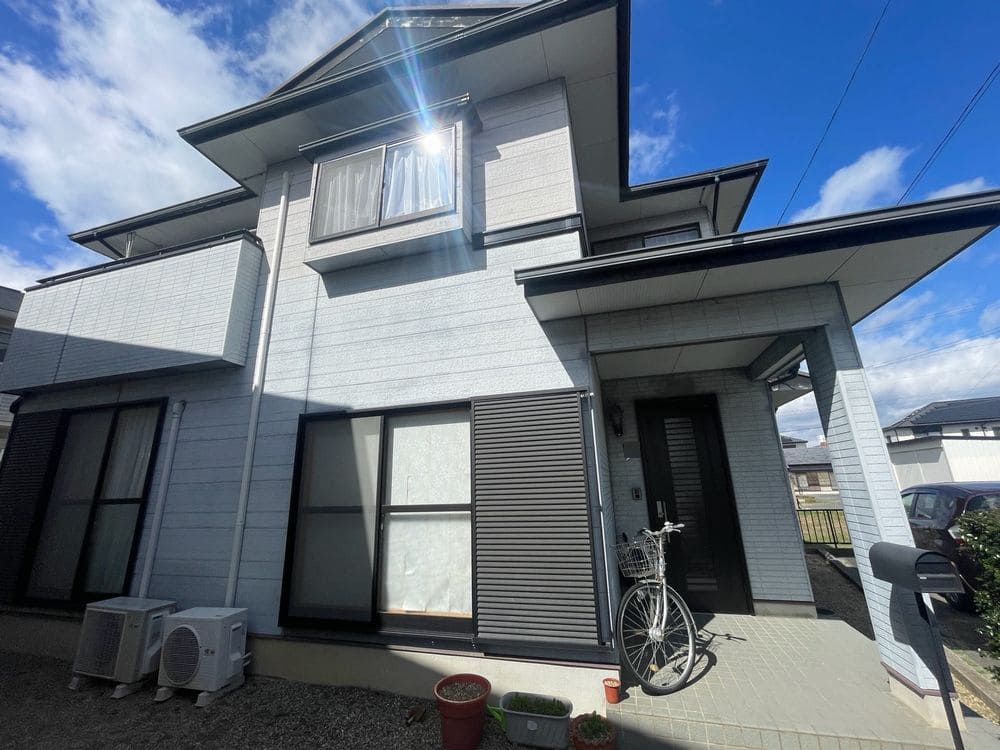 鈴鹿市道伯_I様_施工前_外壁正面 鈴鹿市鈴鹿市 外壁塗装 リペイント匠