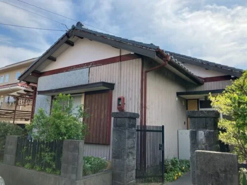 施工前_外壁全体-2-8-500x375 津市 外壁塗装 リペイント匠