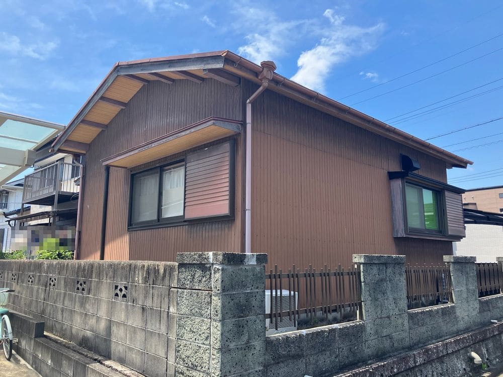 鈴鹿市N様_施工前_外壁全体 (2) 鈴鹿市 外壁塗装 リペイント匠