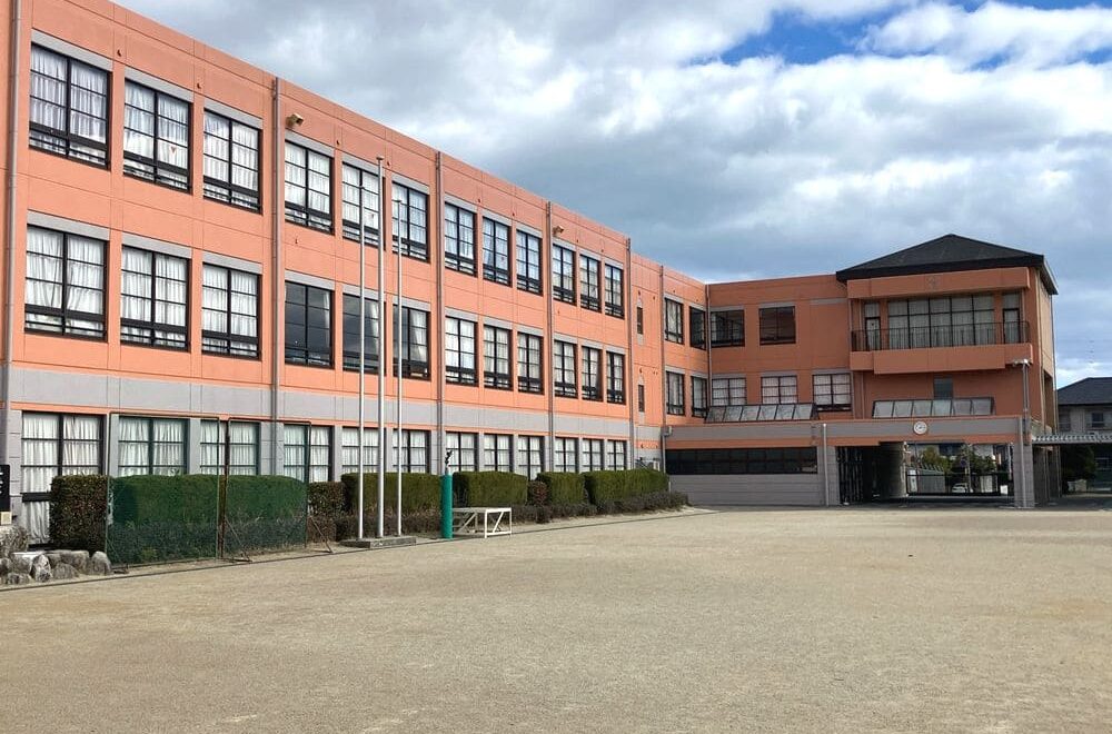■四日市市の外壁塗装をした例　四日市市の外壁塗装をリペイント匠が施工した写真
