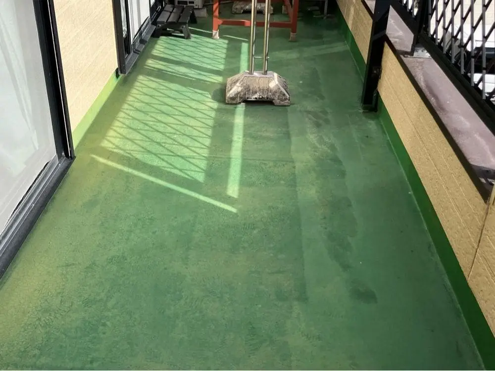 津市の外壁塗装、屋根塗装、防水工事をリペイント匠が施工した写真