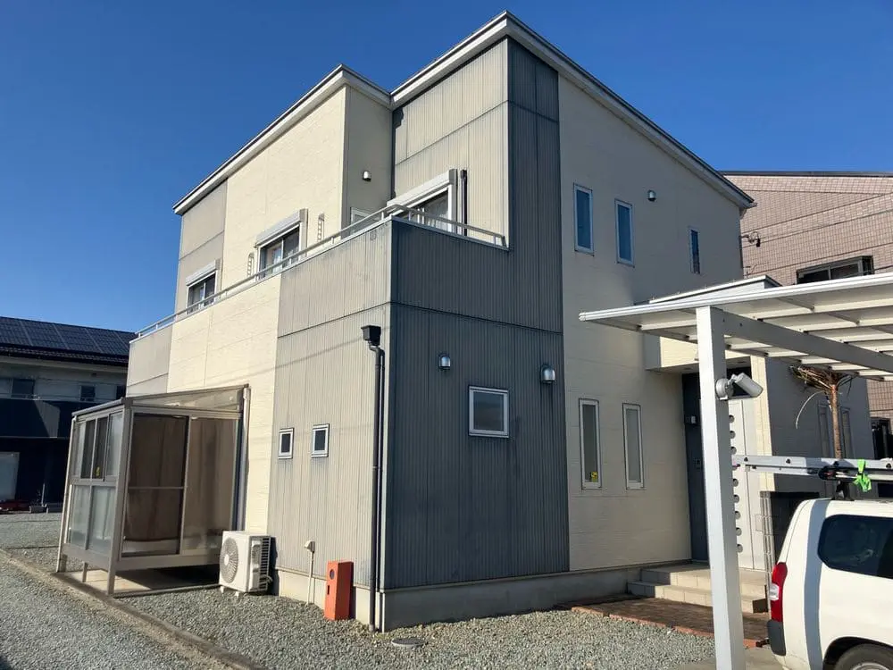 伊勢市の外壁塗装、屋根塗装、防水工事をリペイント匠が施工した写真