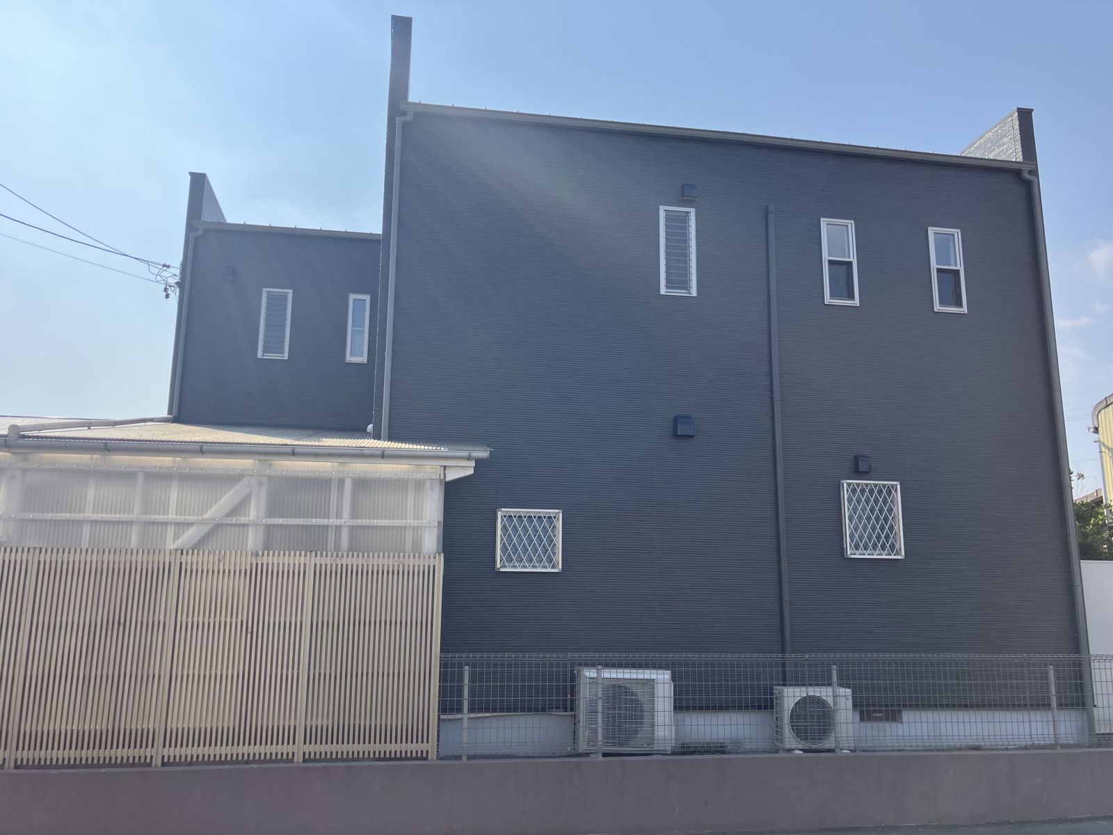 伊勢市の外壁塗装、屋根塗装をリペイント匠が施工した写真