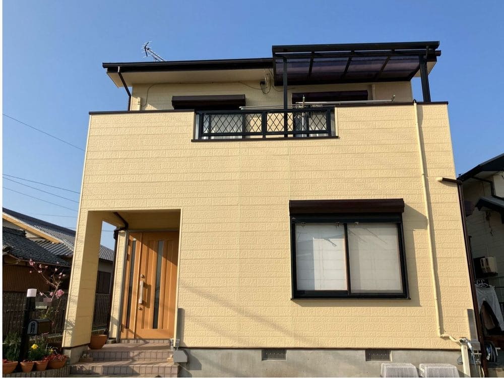 U様(津)施工後_外壁全体 (2) 津市の外壁塗装、防水工事をリペイント匠が施工した写真