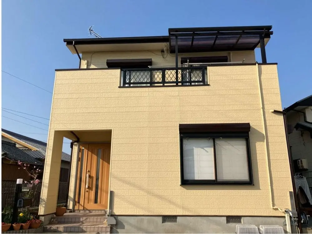 津市の外壁塗装、屋根塗装、防水工事をリペイント匠が施工した写真