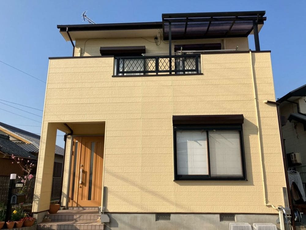 津市の外壁塗装、屋根塗装、防水工事をリペイント匠が施工した写真