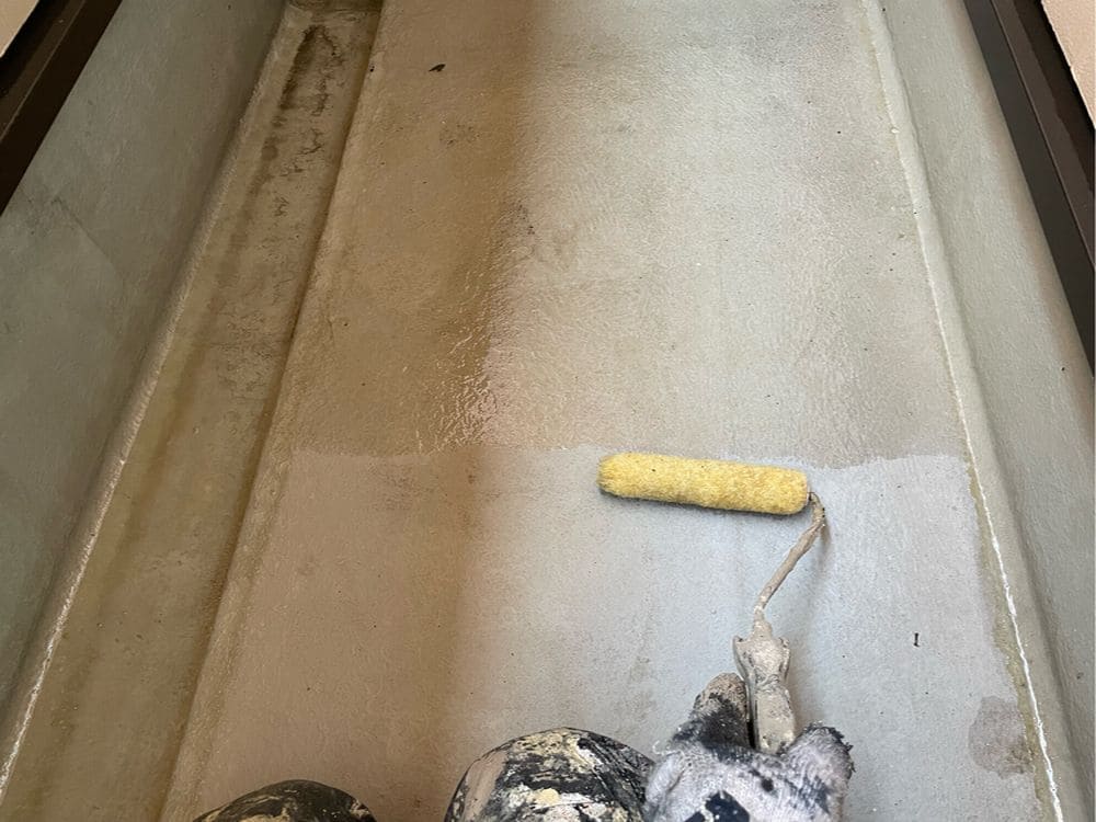M様(員弁郡東員町)下塗り_防水_防水(プライマー) 員弁郡東員町の防水工事をリペイント匠が施工した写真