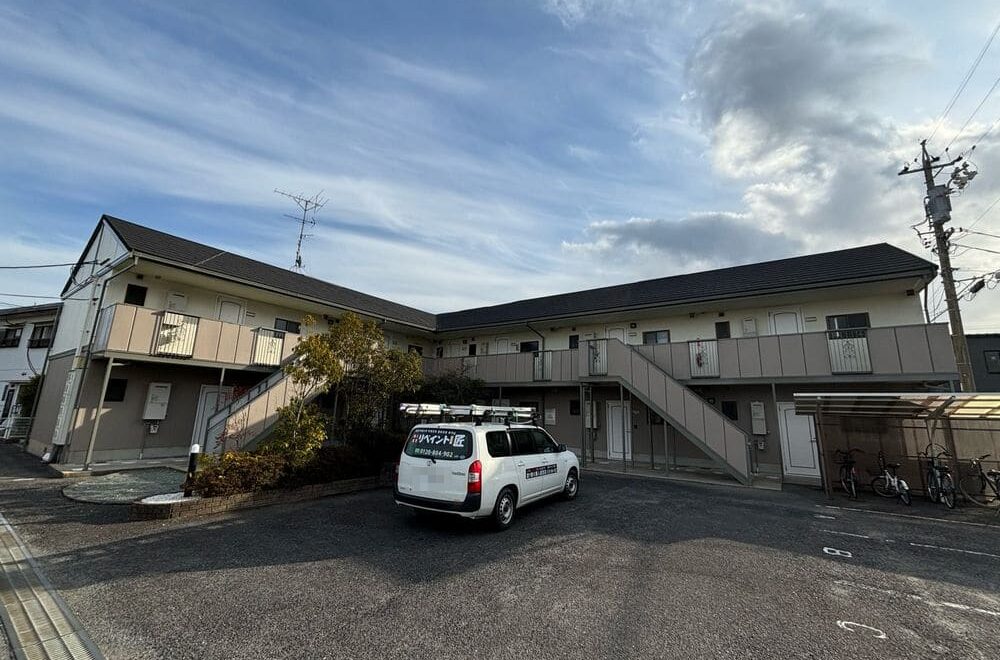 津市の外壁塗装、屋根カバー工事をリペイント匠が施工した写真