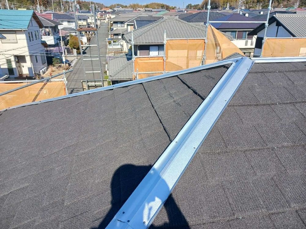 津市M様 本体(施工後1)_棟板金(板金取付1) 津市の外壁塗装、屋根カバー工事をリペイント匠が施工した写真