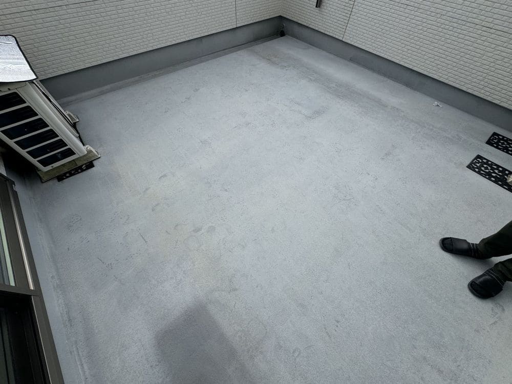 O様(鈴鹿市東旭が丘)防水(施工前) 鈴鹿市の防水工事をリペイント匠が施工した写真