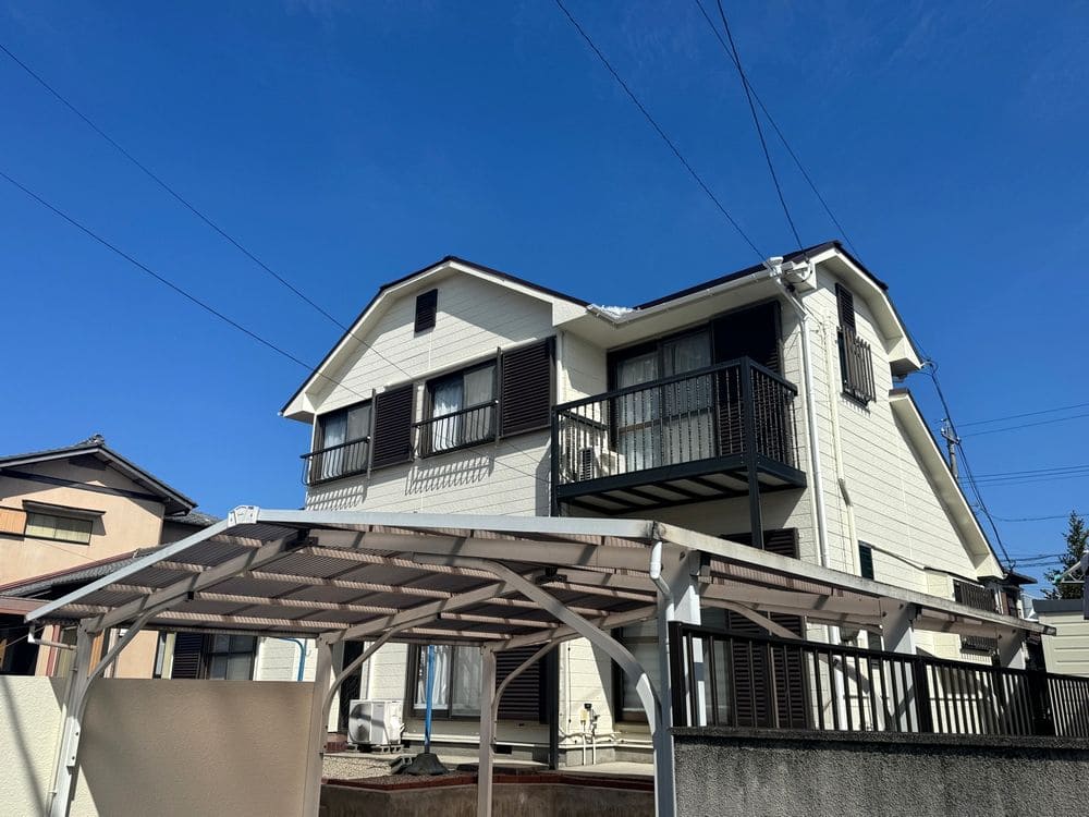 四日市市の外壁屋根塗装をした例　四日市市の外壁屋根塗装をリペイント匠が施工した写真