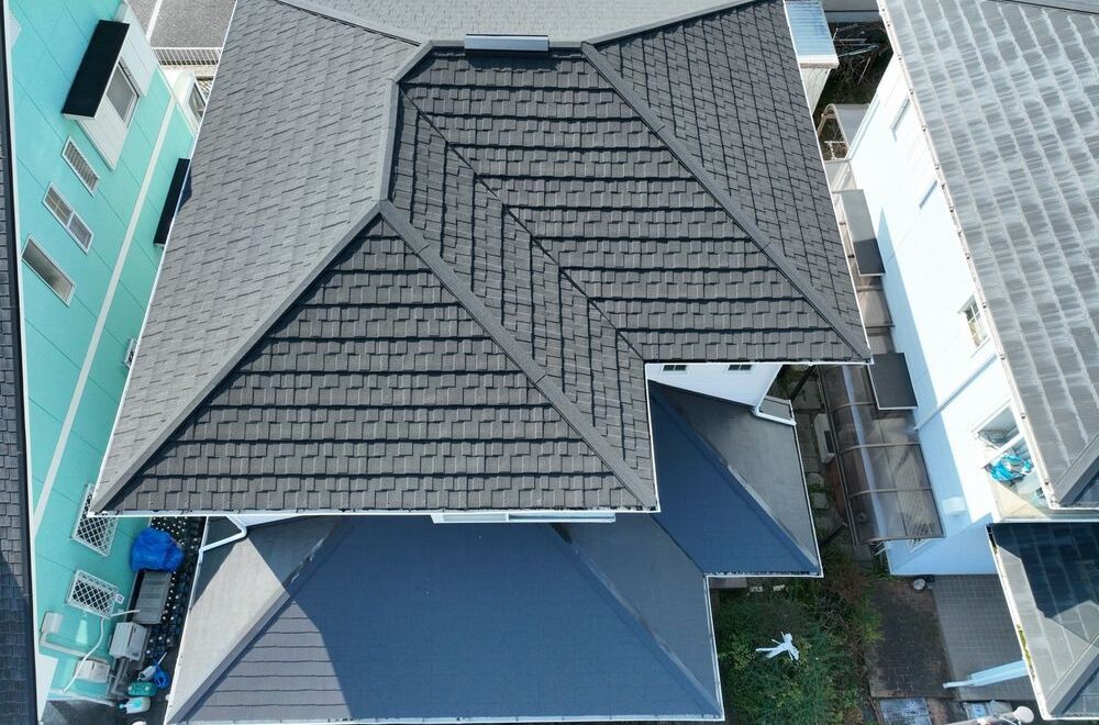 鈴鹿市の屋根工事をリペイント匠が施工した写真