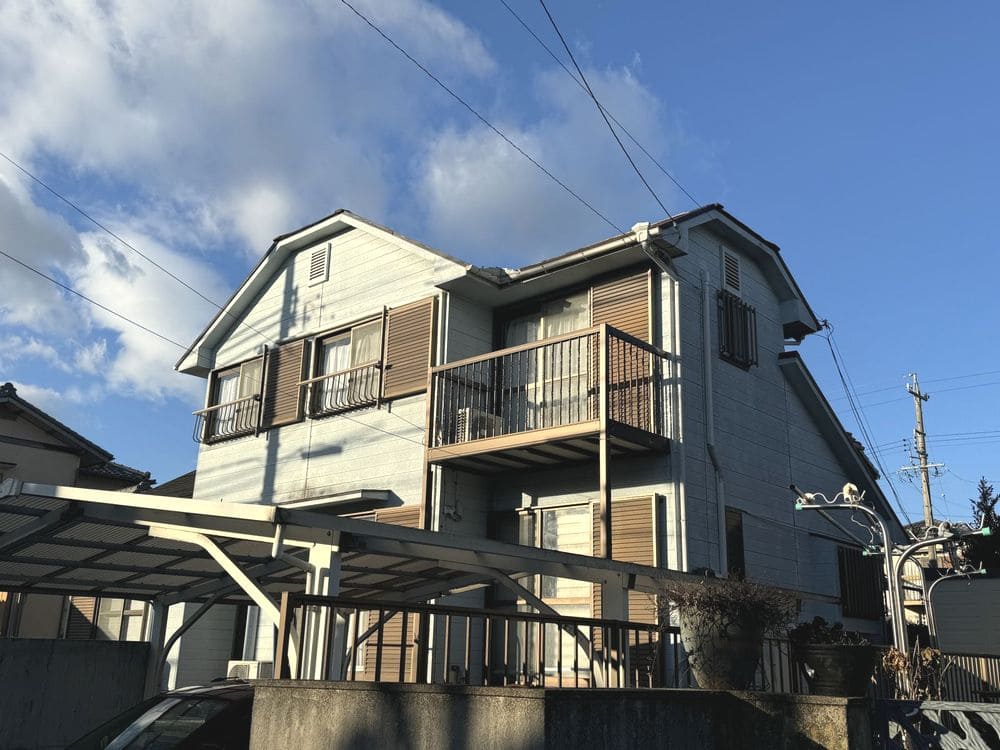 四日市市の外壁屋根塗装をした例　四日市市の外壁屋根塗装をリペイント匠が施工した写真