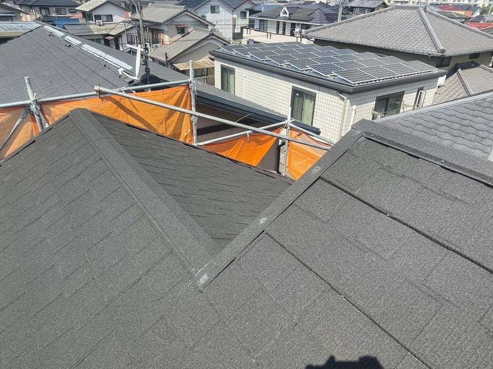 津市の屋根葺き替え工事をリペイント匠が施工した写真
