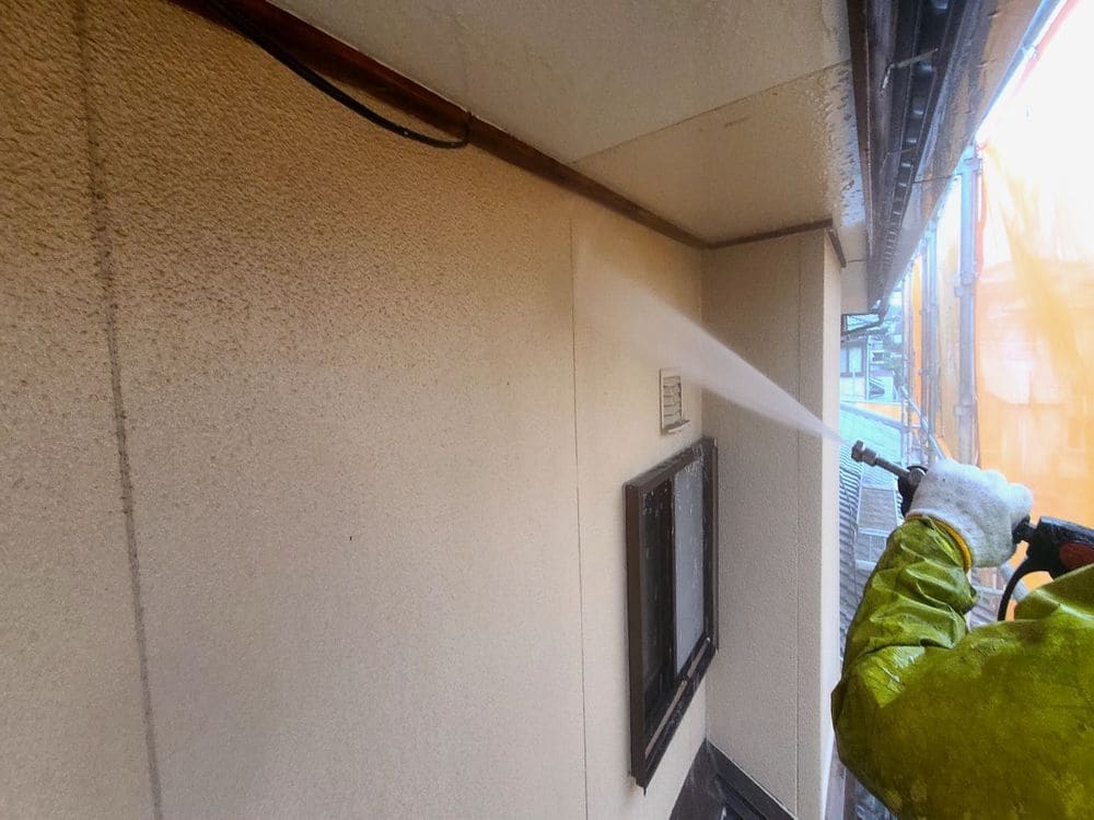 四日市市の外壁塗装をリペイント匠が施工した写真