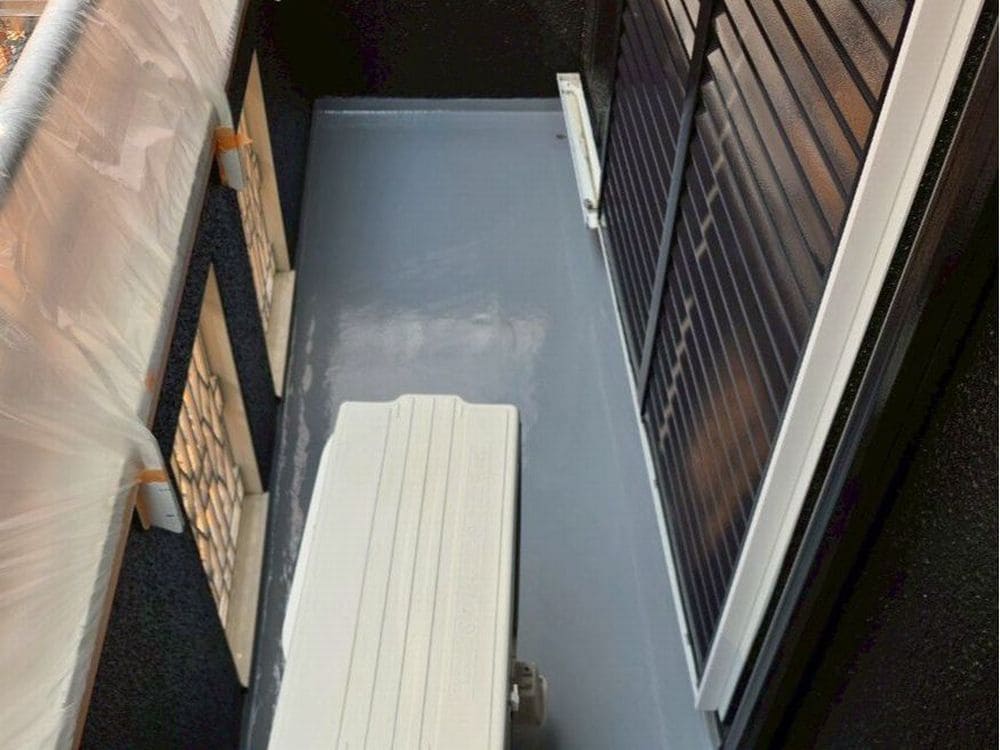 津市の外壁塗装、屋根塗装、防水工事をリペイント匠が施工した写真