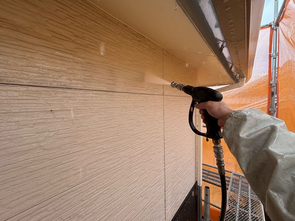 鈴鹿市の外壁塗装、屋根塗装をリペイント匠が施工した写真