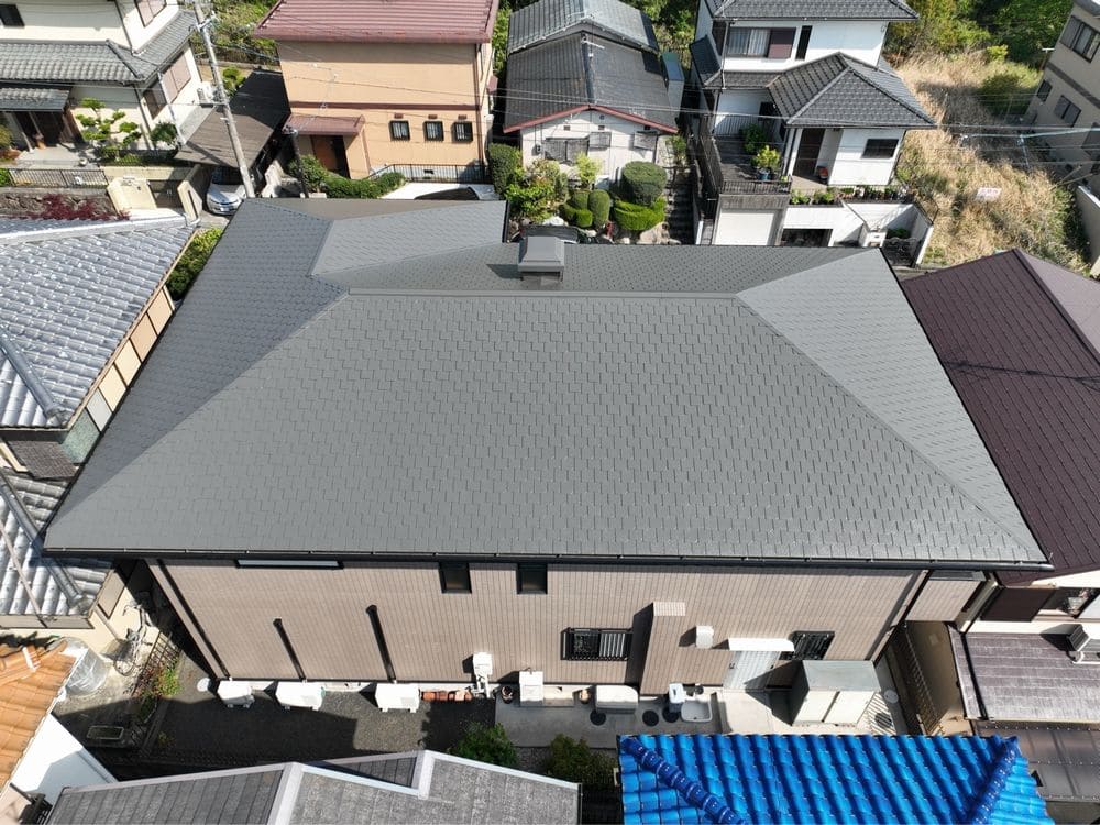 名張市の屋根塗装をリペイント匠が施工した写真