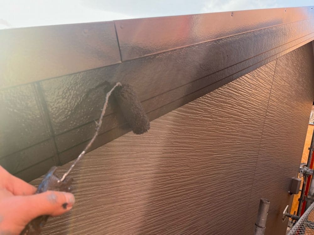 T様(津市河芸町)上塗り 津市の外壁塗装、屋根塗装をリペイント匠が施工した写真