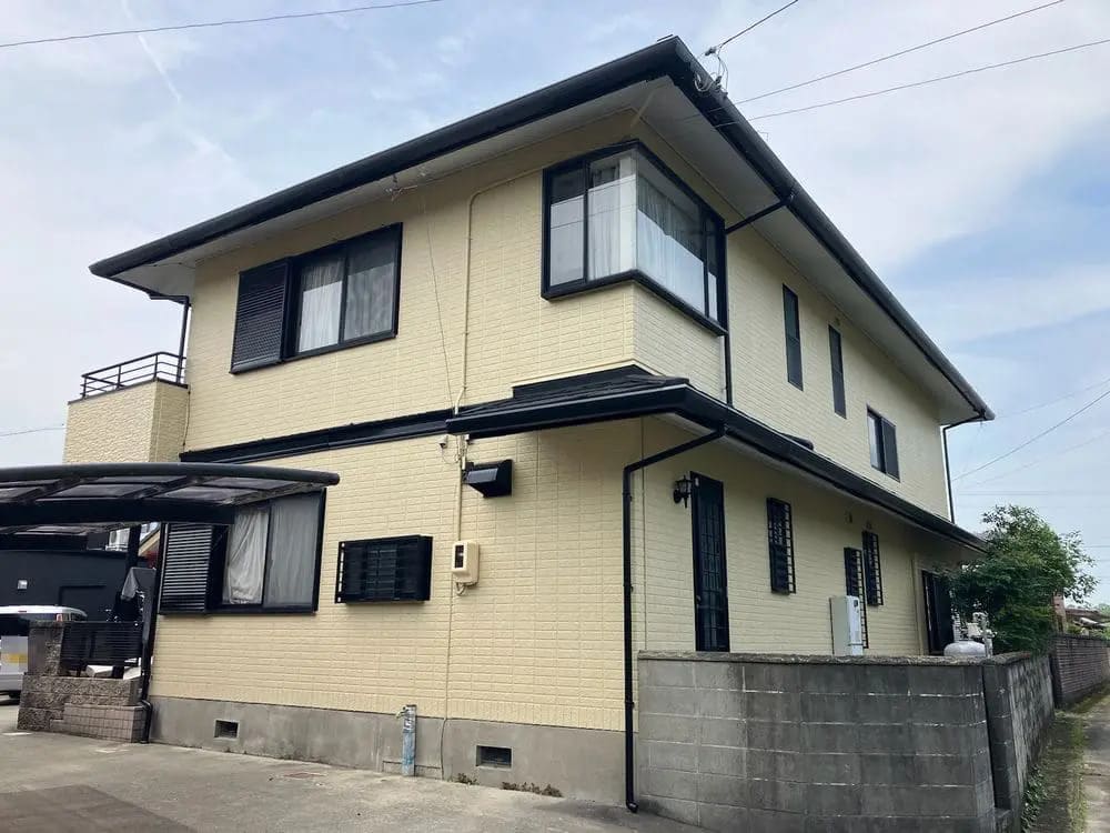 ベージュ系|やさしい印象で街並みにもなじむ王道カラー