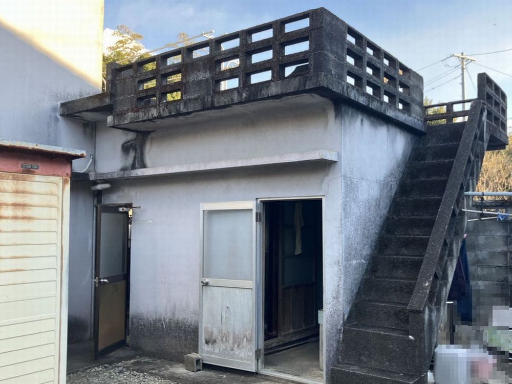 志摩市の外壁塗装、防水工事をリペイント匠が施工した写真