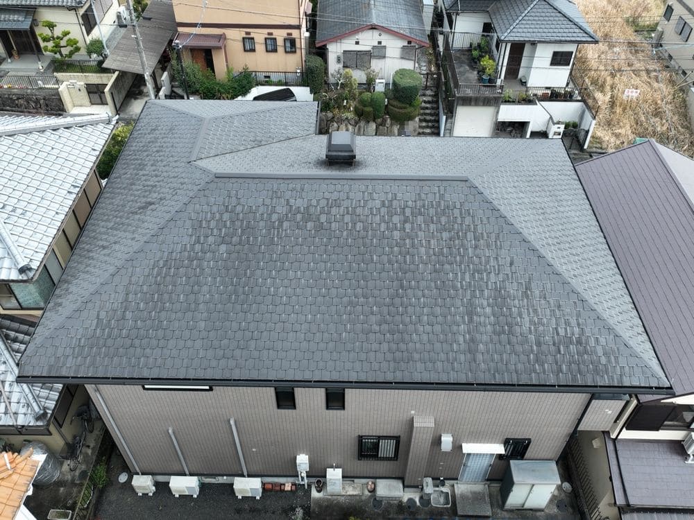 名張市の屋根塗装をリペイント匠が施工した写真