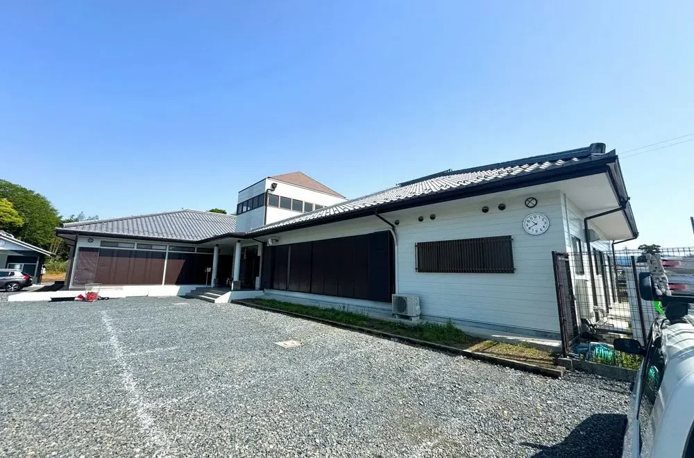 いなべ市｜公民館を塗装で明るく一新｜仕上がりは予想以上にきれい
