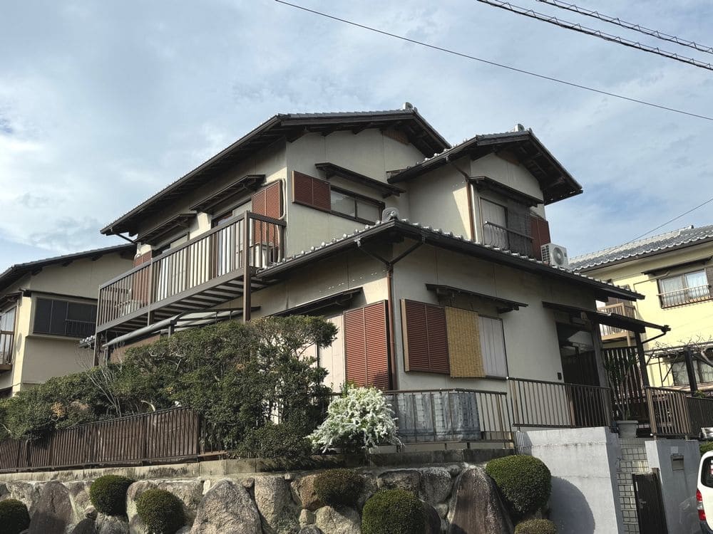 四日市市の外壁塗装をリペイント匠が施工した写真