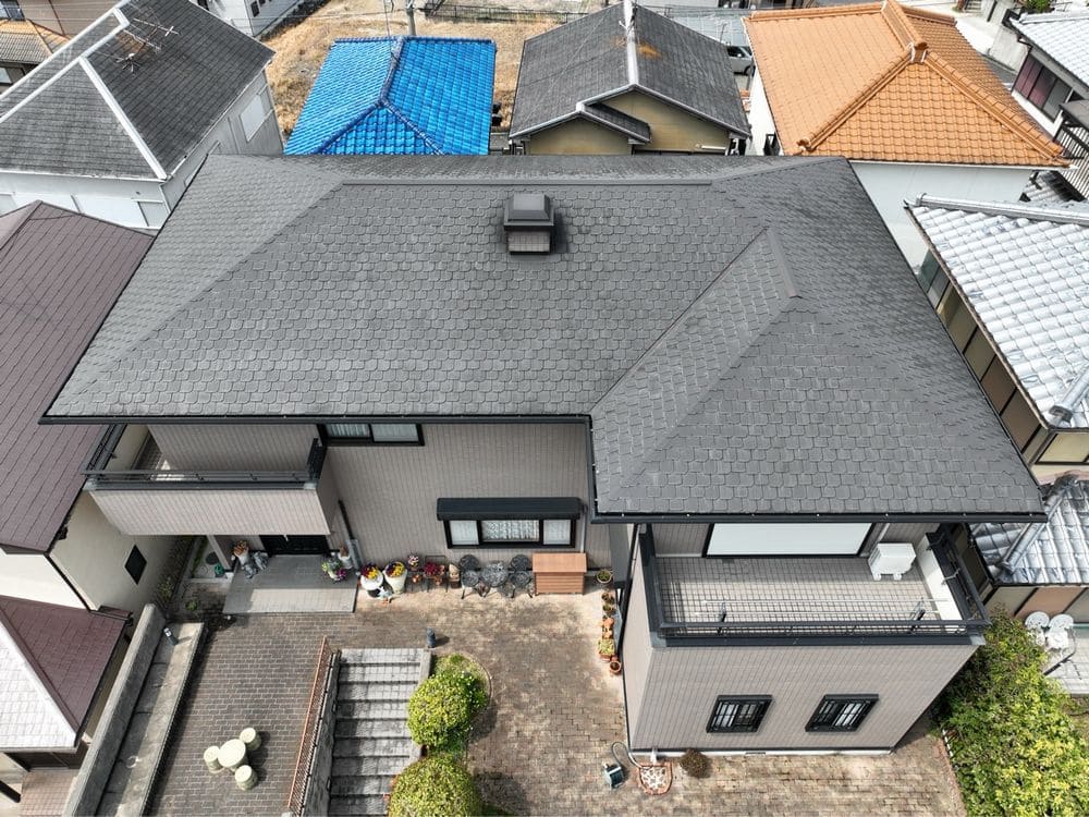 名張市の屋根塗装をリペイント匠が施工した写真
