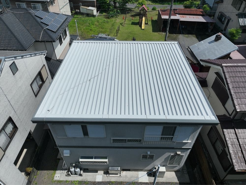 伊賀市の屋根塗装をリペイント匠が施工した写真