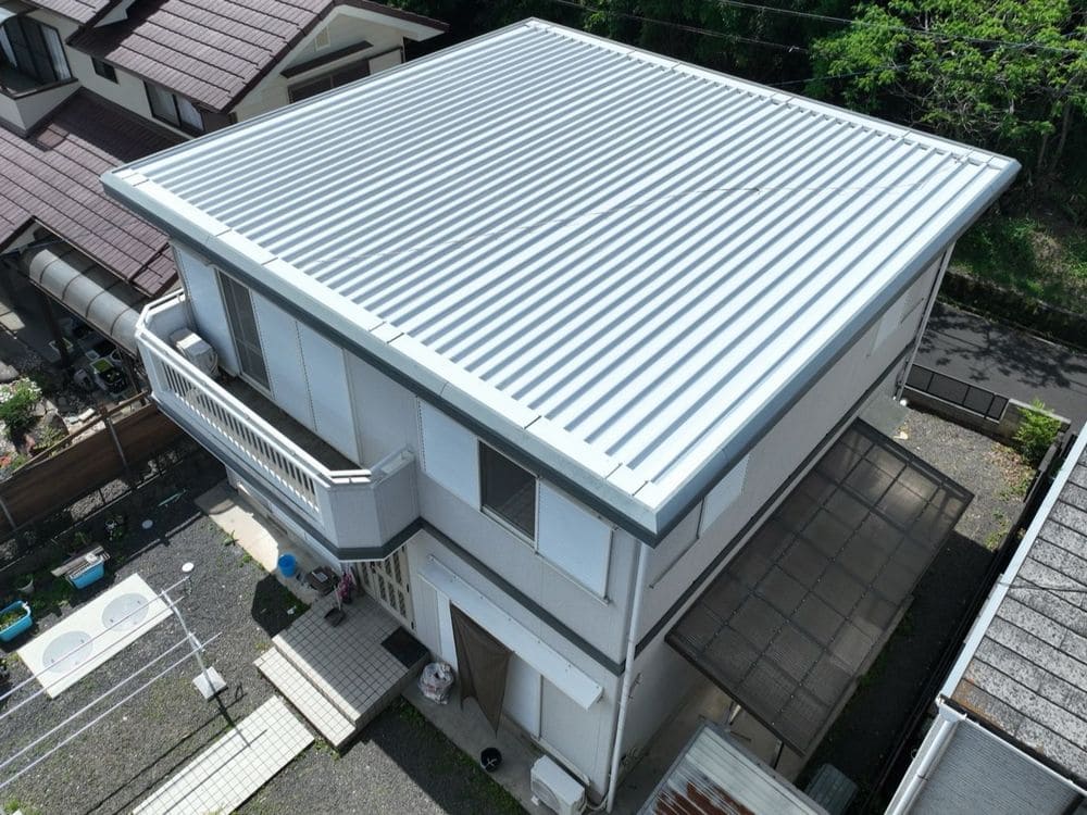 伊賀市の屋根塗装をリペイント匠が施工した写真