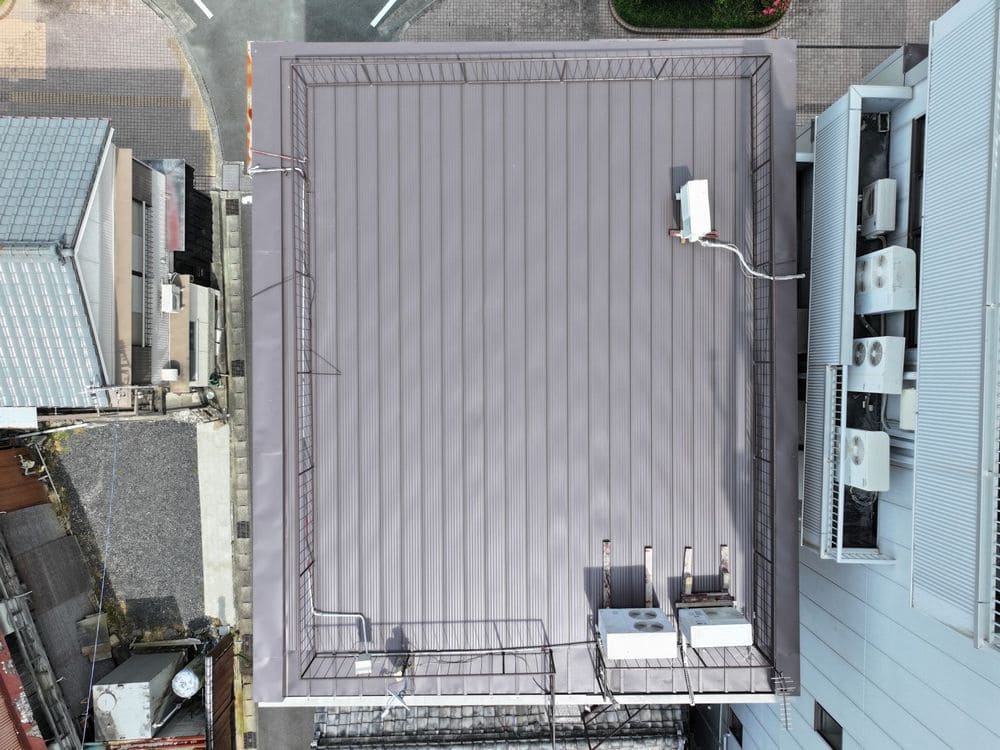 伊勢市｜ビルの屋根リフォーム工事｜大変きっちりしていて驚くばかり