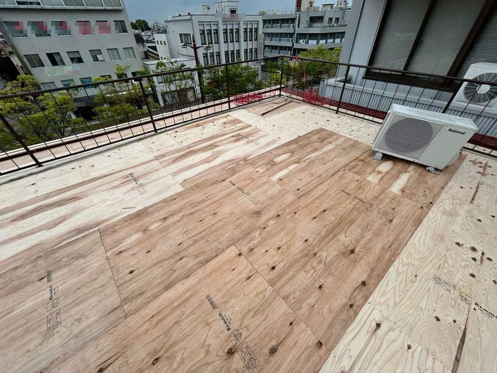 伊勢市の屋根カバー工事をリペイント匠が施工した写真