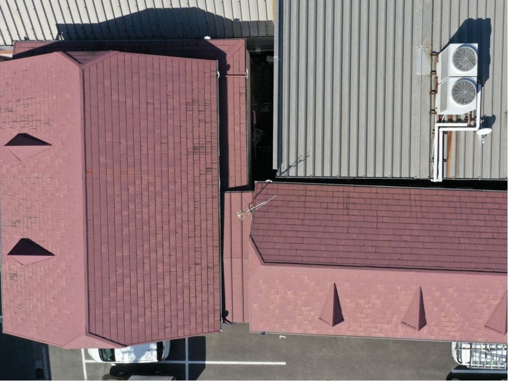 志摩市の外壁塗装、屋根塗装、屋根工事、防水工事をリペイント匠が施工した写真