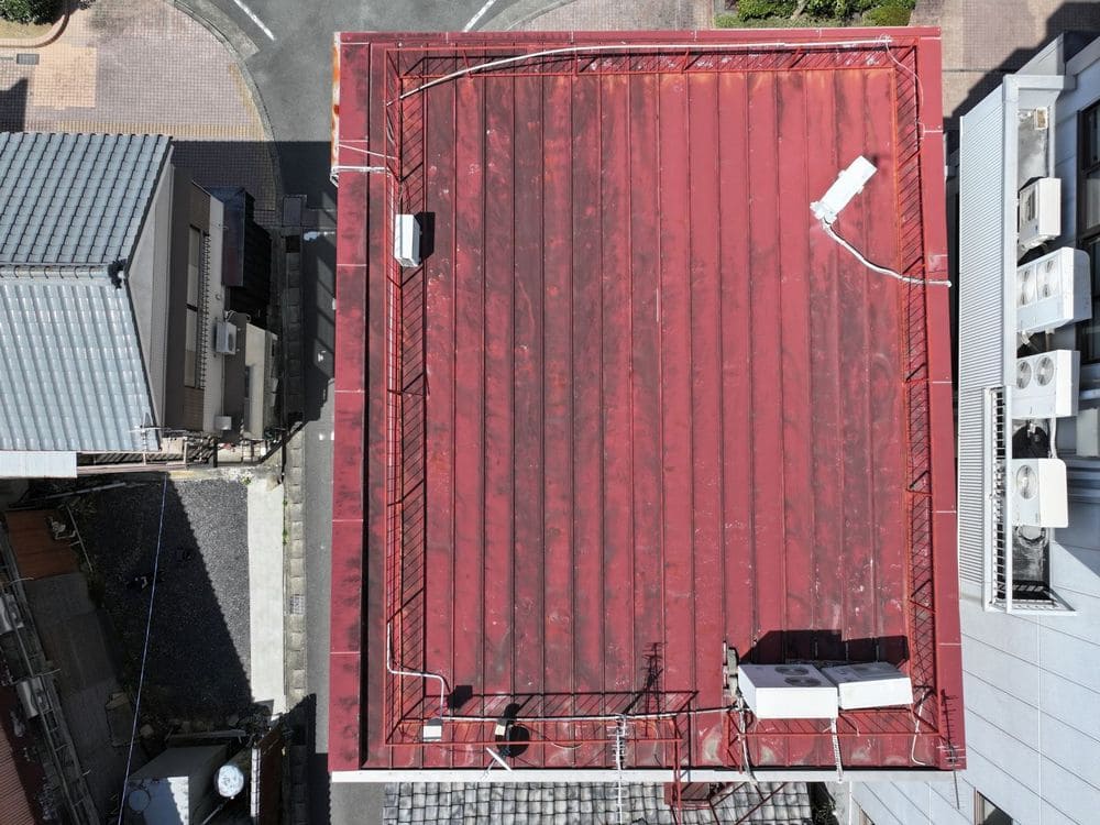 伊勢市の屋根カバー工事をリペイント匠が施工した写真