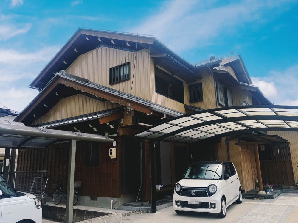 四日市市の外壁塗装をリペイント匠が施工した写真