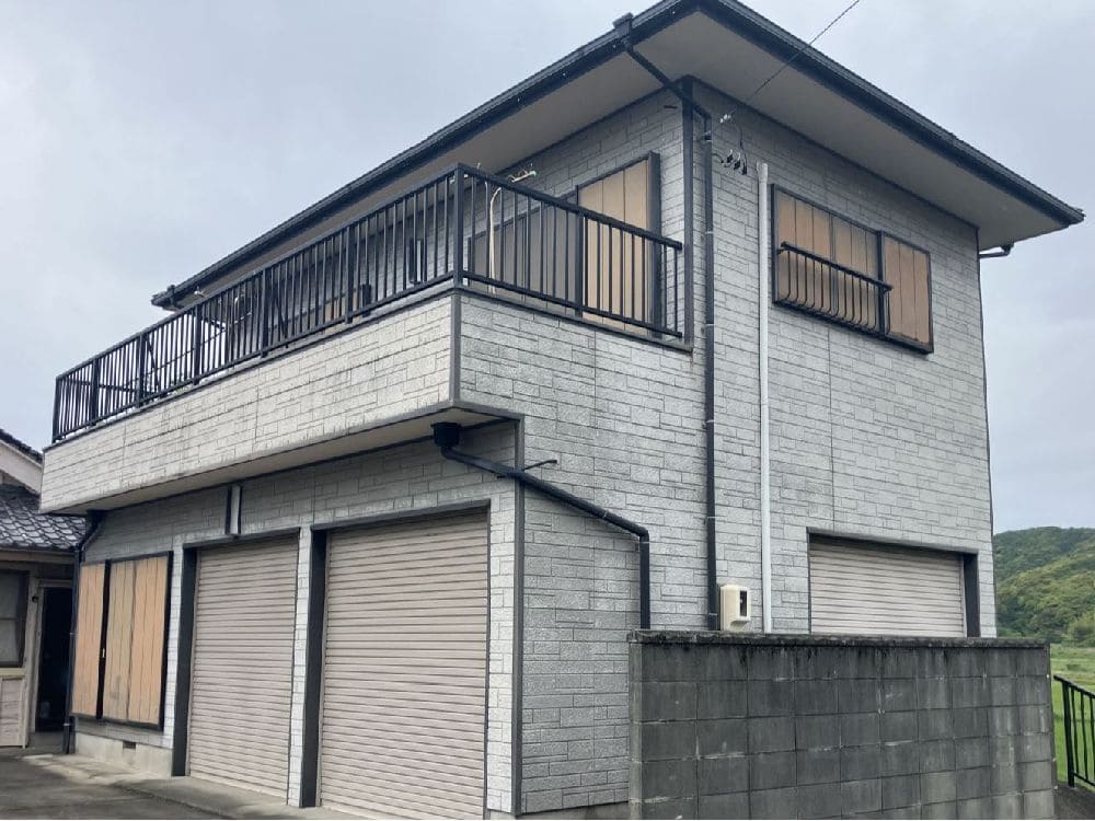 志摩市の外壁塗装、屋根塗装、防水工事をリペイント匠が施工した写真