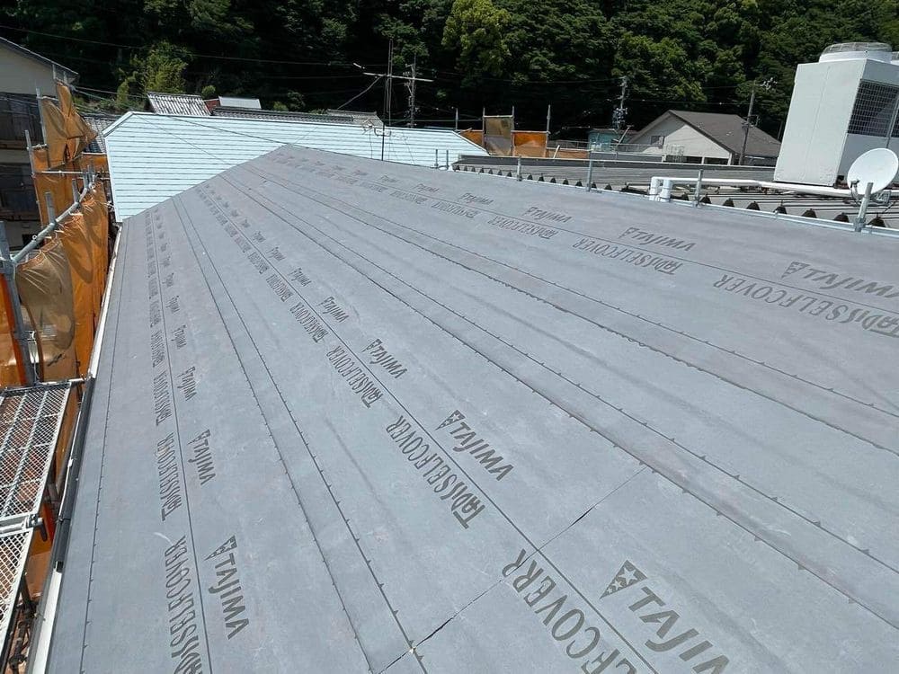 志摩市の外壁塗装、屋根塗装、屋根工事、防水工事をリペイント匠が施工した写真