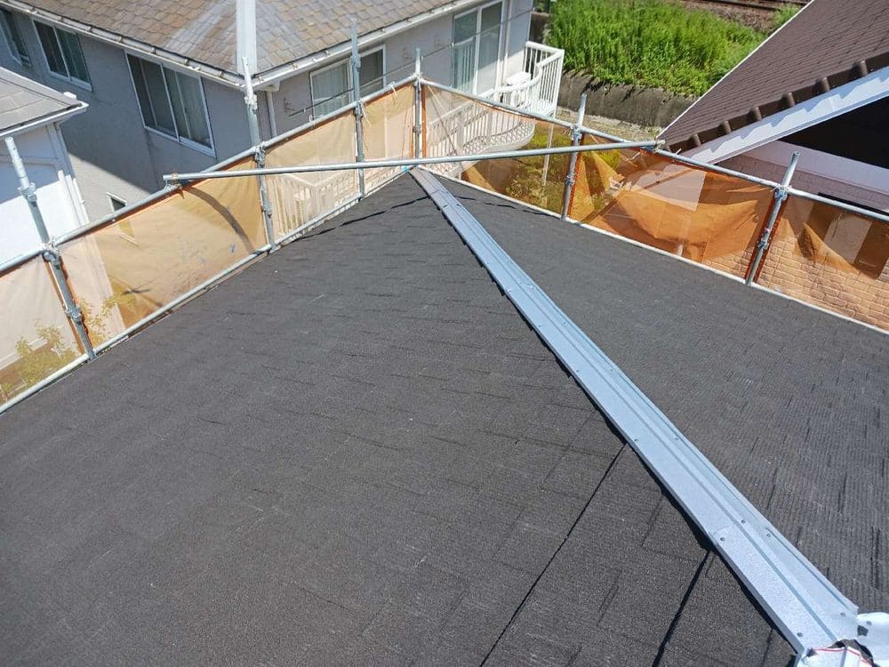 鈴鹿市の屋根工事をリペイント匠が施工した写真