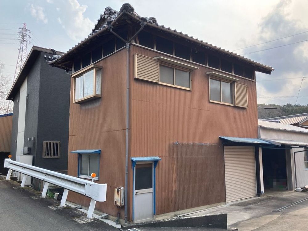 四日市市の外壁塗装をリペイント匠が施工した写真