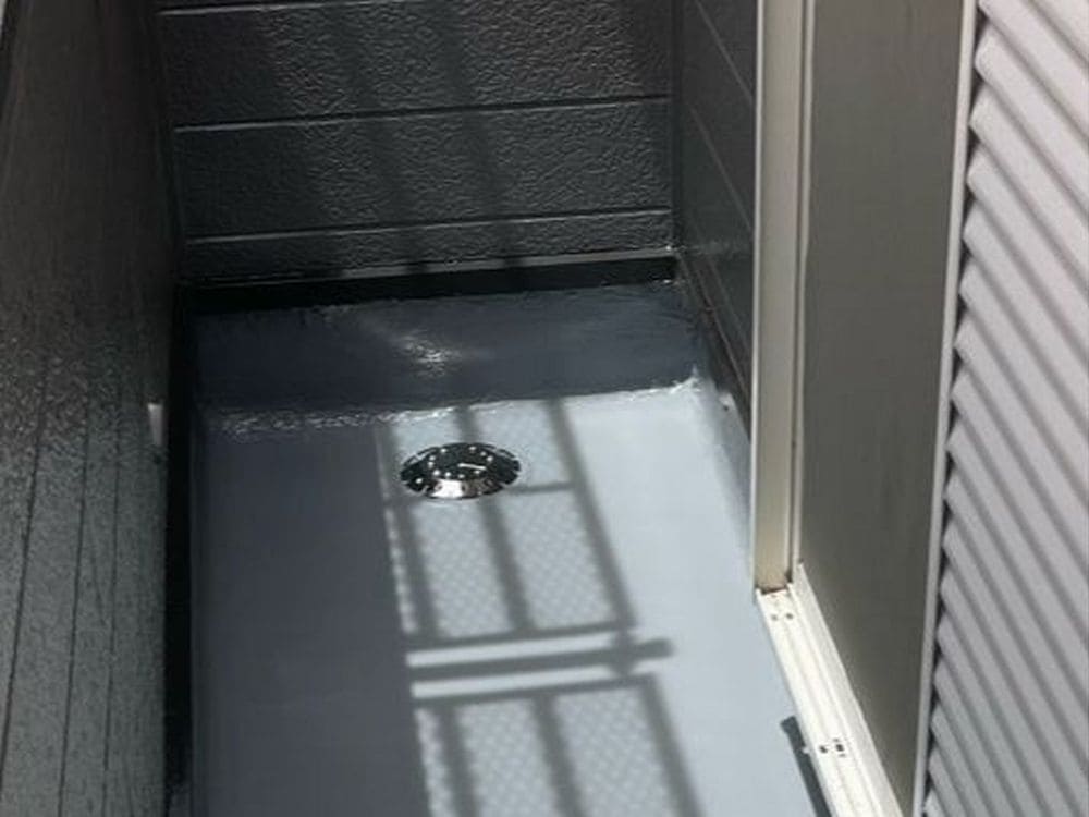 志摩市の外壁塗装、屋根塗装、屋根工事、防水工事をリペイント匠が施工した写真